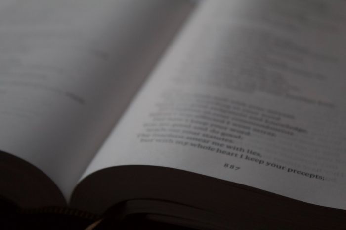 Terdapat transkrip teks legenda pada buku Bahasa Inggris Kurikulum Merdeka kelas XI (SMA) Concluding Section 1, halaman 109.