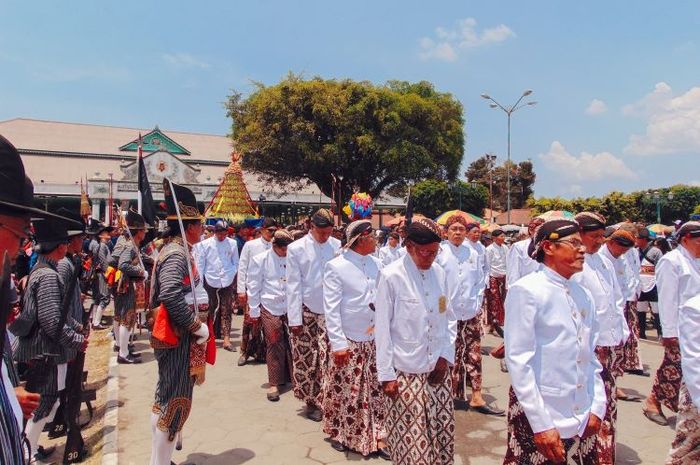 Pulau Jawa dan Sumatra memiliki keragaman suku bangsa.