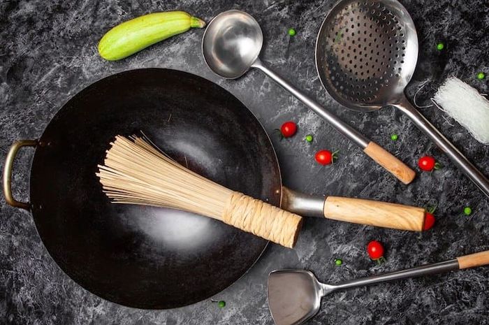 Ada cara untuk membuat wajan menjadi tidak lengket saat digunakan untuk memasak.