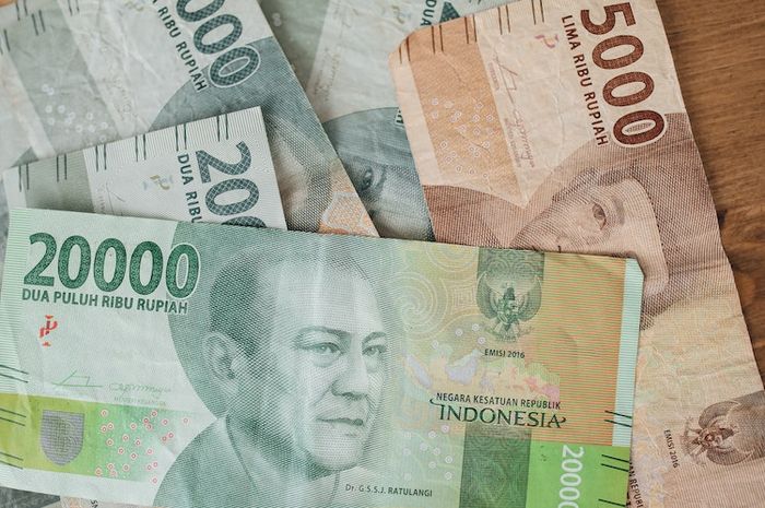 Terdapat soal-soal yang membahas tentang penulisan angka dan uang di dalam buku Bahasa Indonesia Kurikulum Merdeka kelas IV, halaman 119.