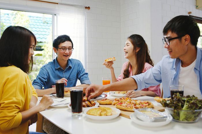 Selamat makan dalam bahasa Inggris bisa diutarakan dengan ujaran 'have a good meal!'.