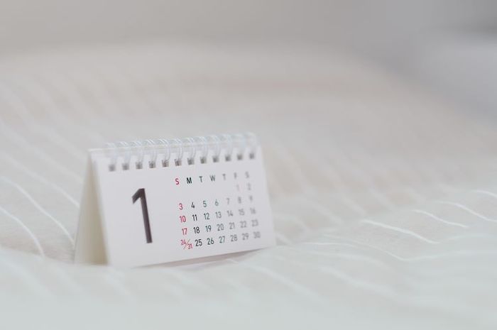 Ada dua format penyebutan tanggal dalam bahasa Inggris, yaitu format tanggal-bulan dan bulan-tanggal.