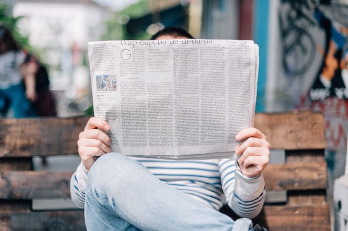 Teks editorial sering dijumpai pada surat kabar atau koran.