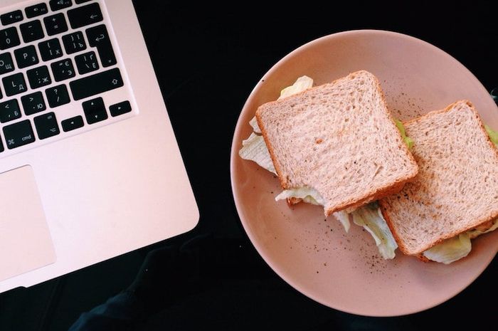 Sandwich telur yang mudah dan cepat dibuat bisa jadi menu sarapan atau dijadikan bekal.