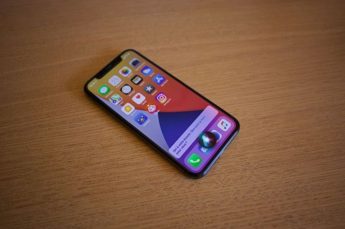 Lumos adalah mantra Harry Potter yang diadaptasi Siri dan Google Assistant untuk menyalakan flash.