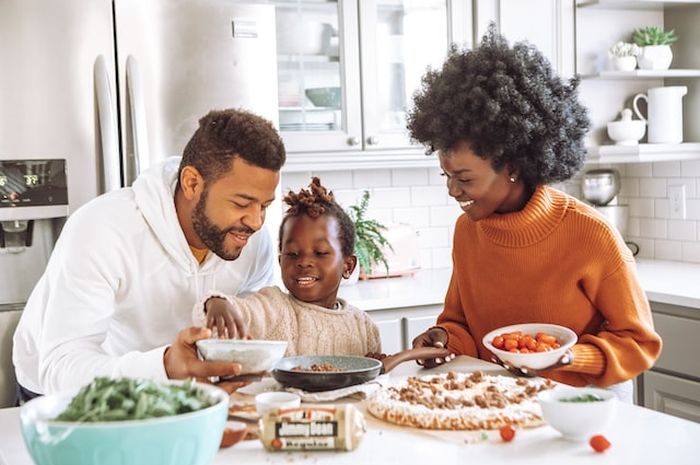 Dapur dalam bahasa Inggris disebut dengan 'kitchen'. 