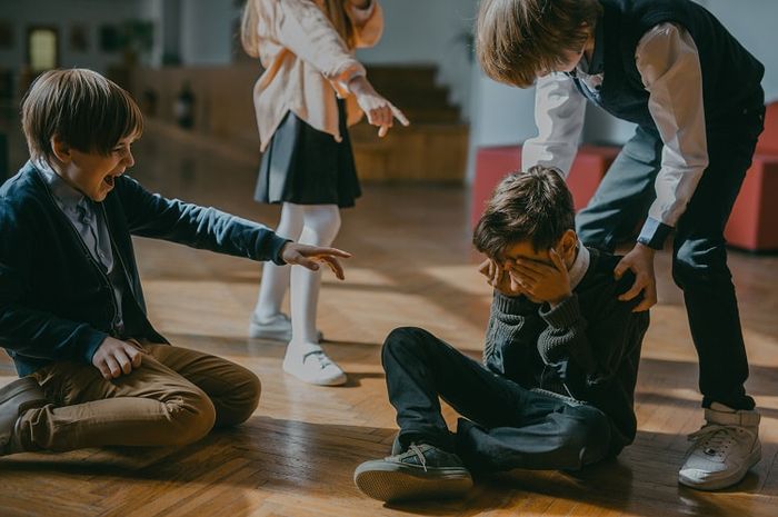 Bullying fisik termasuk salah satu jenis-jenis bullying atau perundungan.