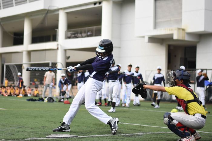 Setiap pemain 'softball' harus menguasai teknik menangkap bola.