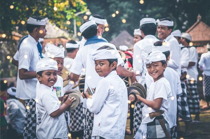 Manku adalah kata bahasa Bali yang berarti makanan.