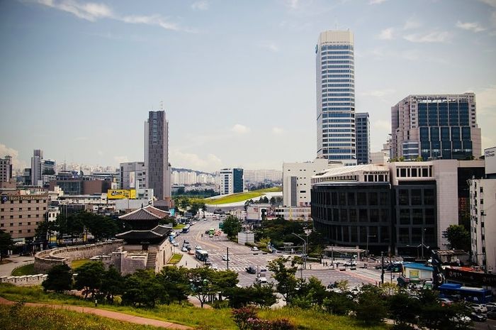 Negara maju memiliki model dan strategi pengembangan yang berbeda dari negara berkembang.