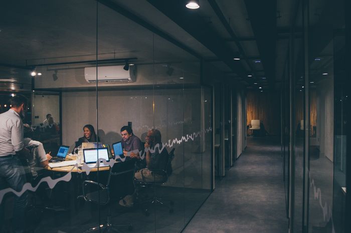 Terdapat beberapa kata dalam bahasa Inggris yang dapat menggambarkan company culture atau budaya perusahaan.