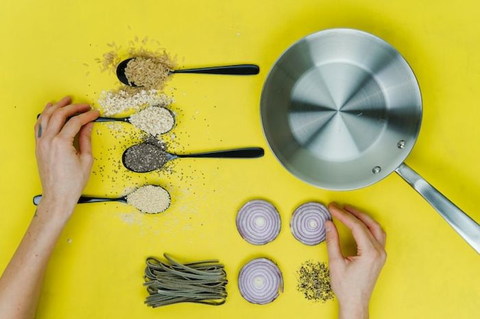 Terdapat soal cooking ingredients pada buku English for Nusantara kelas VII Kurikulum Merdeka hal. 83 Chapter 2, materi 'Culinary and Me'.