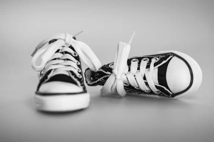 Bagaimana cara membersihkan sepatu yang tepat agar tak cepat rusak?
