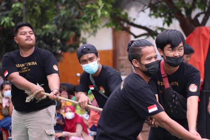 Terdapat soal reading pada buku English for Nusantara kelas VIII, halaman 59, Chapter 3, materi 'Independence Day at SMP Merdeka'.