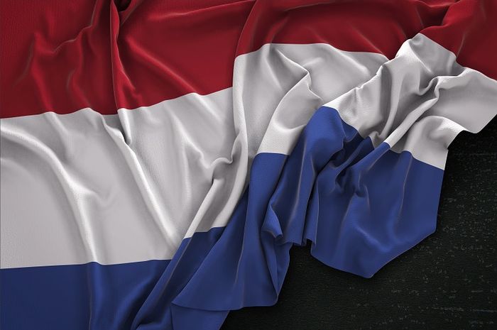 Pemerintah Belanda saat menjajah Indonesia menerapkan berbagai kebijakan yang menyengsarakan bagi rakyat Indonesia.