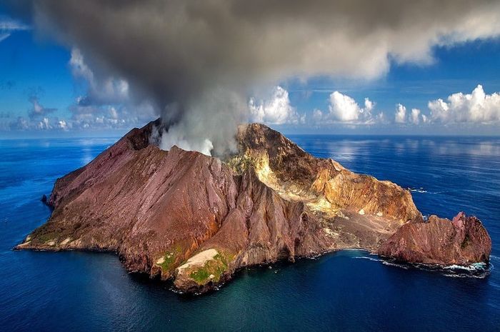 Gunung api yang ada di dunia ini memiliki jenis yang bervariasi.