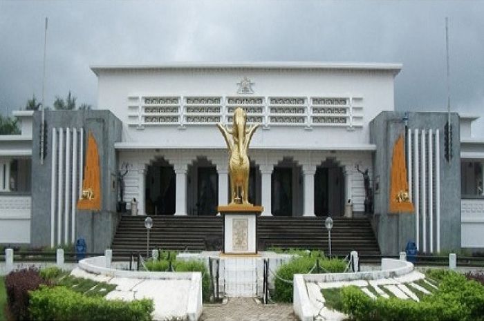 Kerajaan Kutai berakhir pada abad ke-13 Masehi setelah adanya serangan dari Kesultanan Kutai.