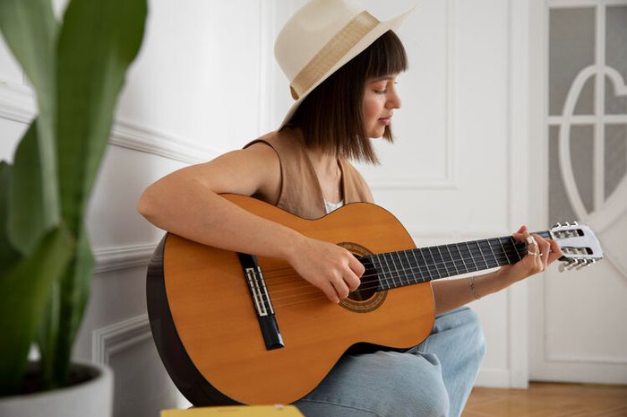 Beberapa tips yang bisa dicoba untuk belajar bermain gitar.