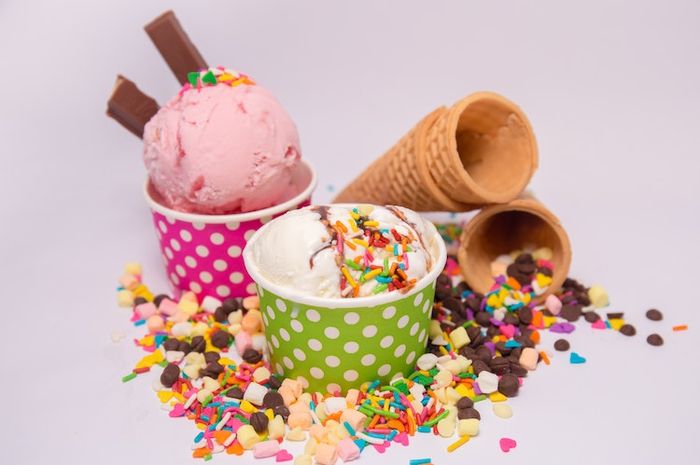 Teks tentang cara membuat es krim termasuk bentuk teks prosedur.