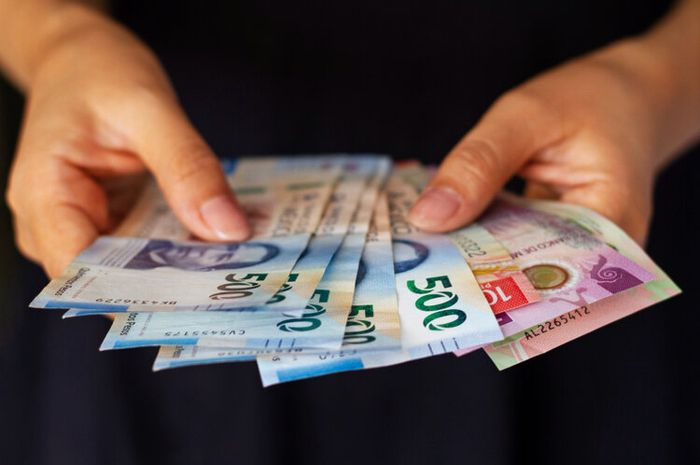 Uang memiliki beberapa syarat.