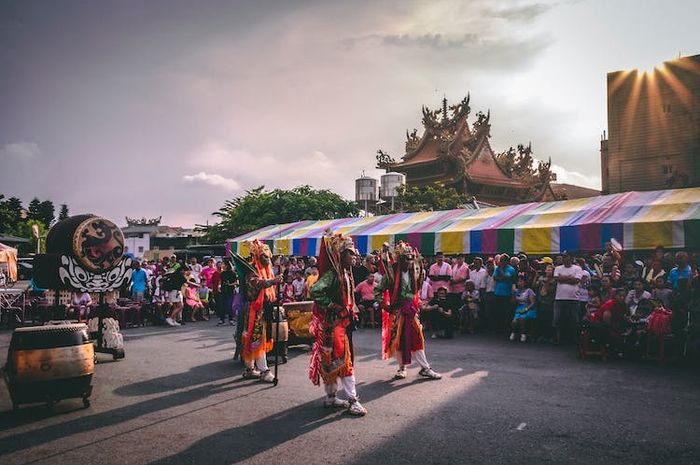 Kolaborasi budaya penting bagi sebuah bangsa karena dapat menyatukan beragam identitas suku, agama, dan budaya.