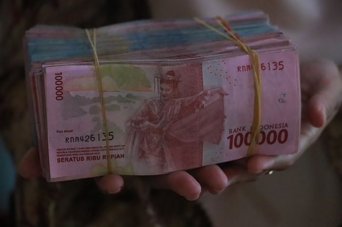 Istilah terkait pengelolaan keuangan pemerintah disebut APBN dan APBD.