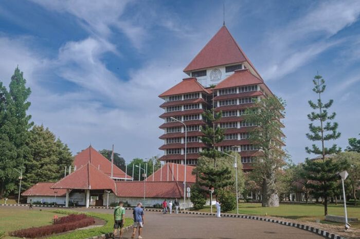 Universitas Indonesia termasuk kampus terbaik di Indonesia yang berlokasi di Depok.