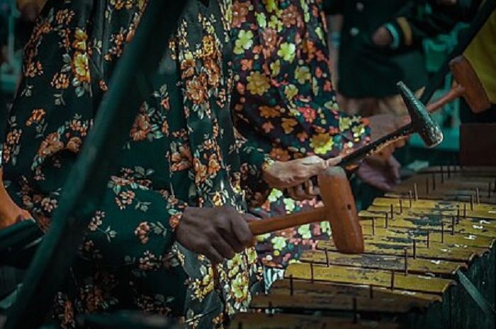 Gamelan Jawa dibedakan menjadi beberapa jenis.