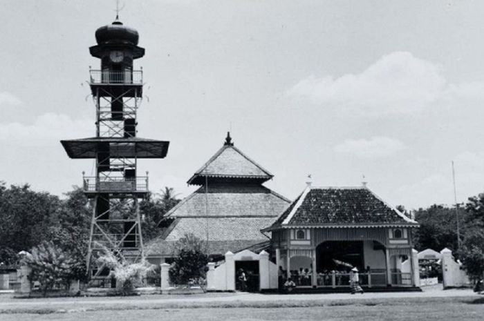 Kerajaan Demak berdiri sekitar abad ke-15 Masehi.