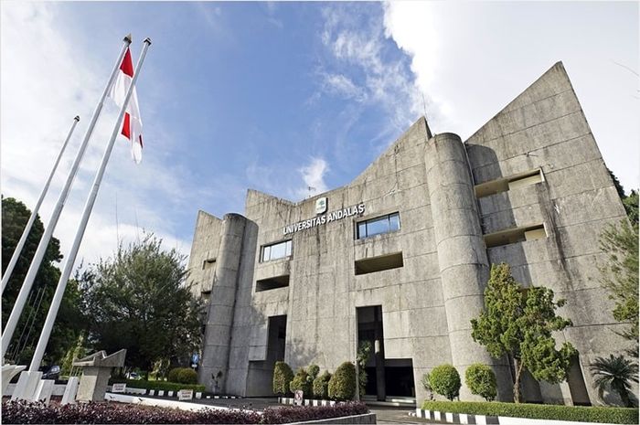Universitas Andalas memiliki 52 prodi untuk jenjang Sarjana.