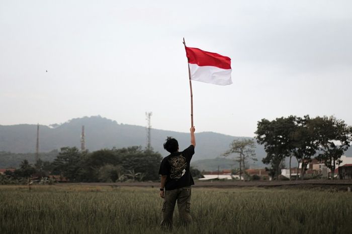 Paham kebangsaan memiliki beberapa fungsi penting bagi bangsa Indonesia.
