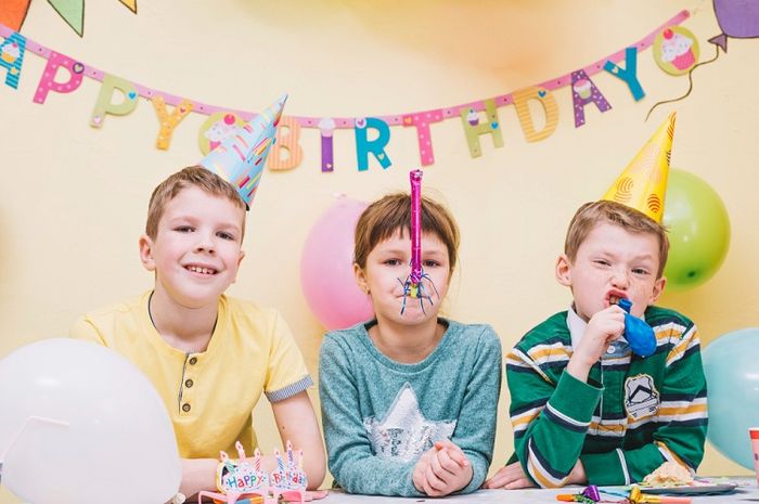 Ucapan selamat ulang tahun untuk teman sekelas dalam bahasa Inggris.