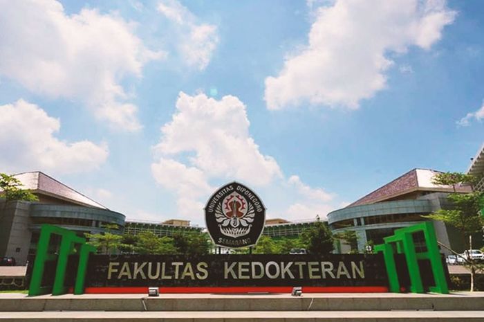Biaya kuliah di Fakultas Kedokteran Undip menggunakan sistem UKT.