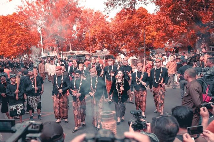 Mengungkap makna budaya termasuk salah satu manfaat penelitian etnografi.