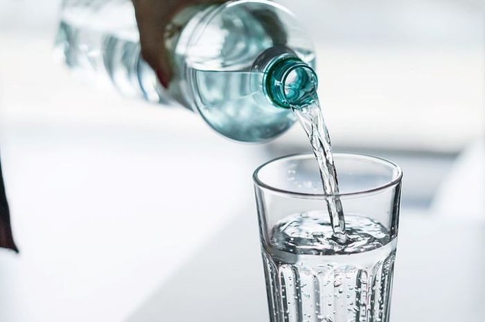 Kurang minum air tubuh dapat menimbulkan berbagai dampak bagi tubuh.