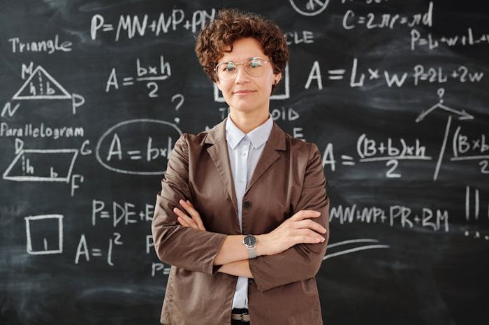 'Cryptarithm' menarik karena menggabungkan elemen logika, matematik, dan kreativias.