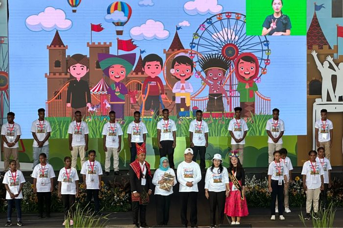 Setiap tanggal 23 Juli, kita semua merayakan keberagaman, kreativitas, dan keceriaan anak-anak Indonesia. 