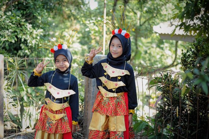Tradisi merupakan bagian dari budaya.