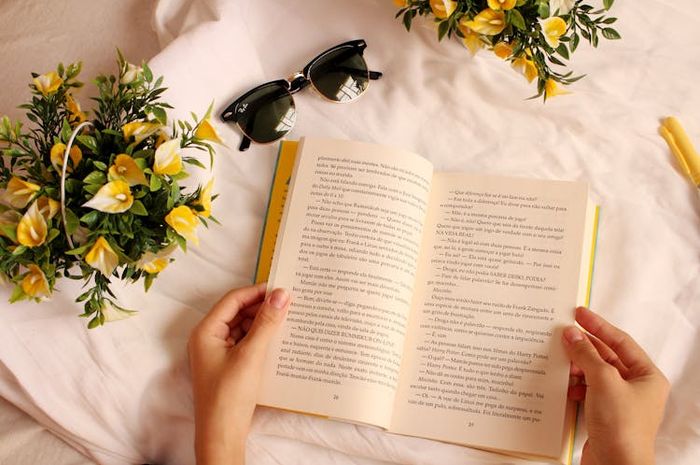Terdapat soal 'A. My Initial Understanding' pada 'Unit 3: Fantasy' di halaman 72.