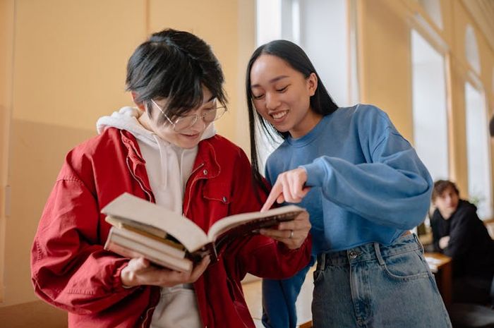 Pengertian arkeologi ialah ilmu yang mempelajari kebudayaan manusia pada masa lalu melalui kajian sistematis meliputi penemuan, dokumentasi, analisis, dan interpretasi data.