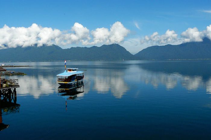 Danau Singkarak, Danau Terbesar Sumatera Barat - Bobo