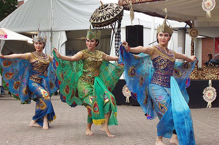 Tari Merak Tari Kreasi Baru Dari Jawa Barat Bobo