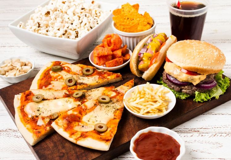 Jangan Sembarangan, Ini Jenis Makanan yang Baiknya Dihindari untuk Berbuka