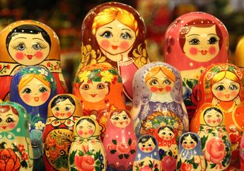 Boneka Khas Rusia Ini Rupanya Terinspirasi dari Negara Lain, lo!