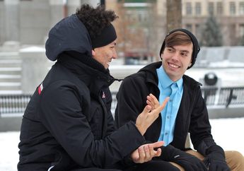 Cara Memulai dan Mengakhiri Percakapan dalam Bahasa Inggris (Starting and Ending Conversation)