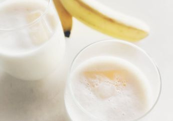 Banyak yang Sering Gabungkan Susu dengan Buah, Padahal Kombinasi Ini Sebaiknya Tidak Dilakukan