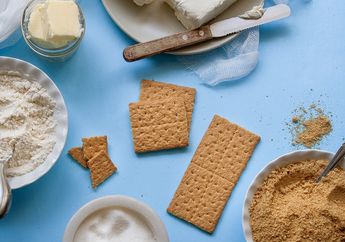 Banyak yang Belum Tahu, Ternyata Ini Rahasia Fungsi Lubang pada Biskuit Cracker!