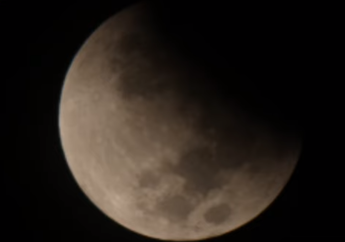 Lihat Foto Gerhana Bulan Hasil Observasi Planetarium Jakarta, yuk!