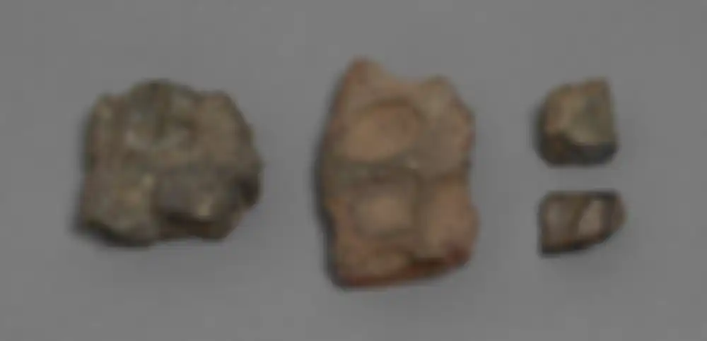 Cetakan ini digunakan untuk membuang ingot emas
