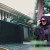 8 Fakta Soal Rumah Mewah Sarita Abdul Mukti yang Dijual Karena Mendadak Bangkrut! Kok Masih Ada Foto Suami Jennifer Dunn?